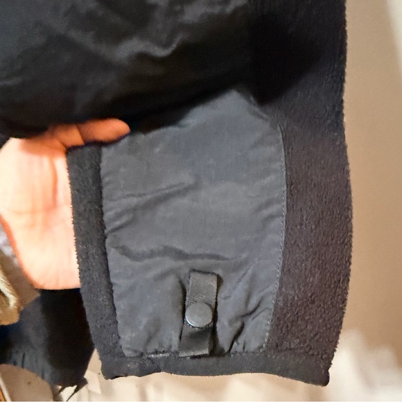 Boys The North Face black Denali fleece jacket size Large - Picture 4 of 8